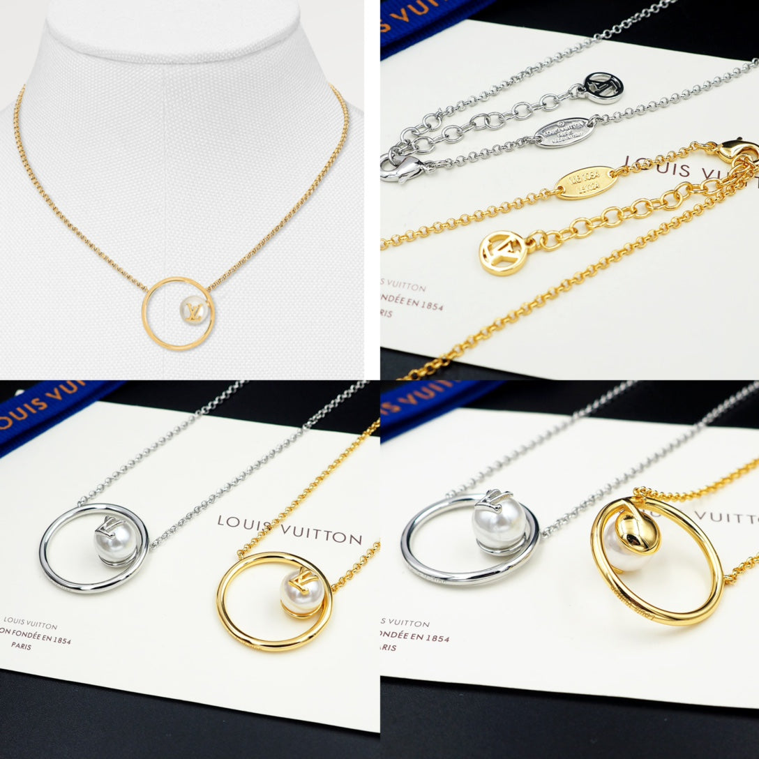 Louis Vuitton Eclipse Pearls 18K Gold Necklace