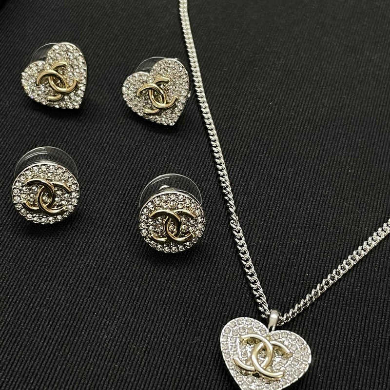 Chanel Diamond Heart 18K Gold Necklace